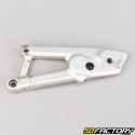 Soporte reposapiés delantero izquierdo Derbi GPR 50,  Aprilia RS4 (Desde 2011)